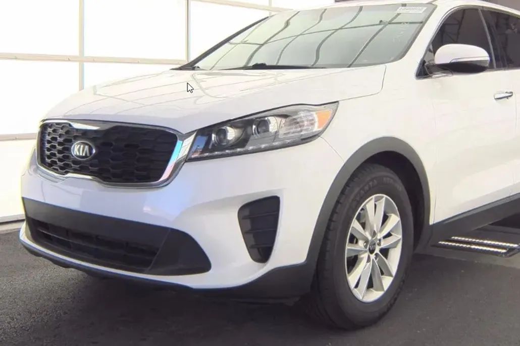 2020 Kia Sorento LX photo 1