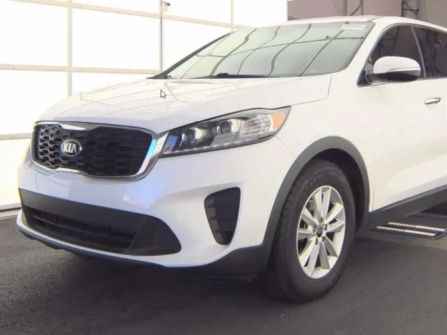 2020 Kia Sorento LX photo 1