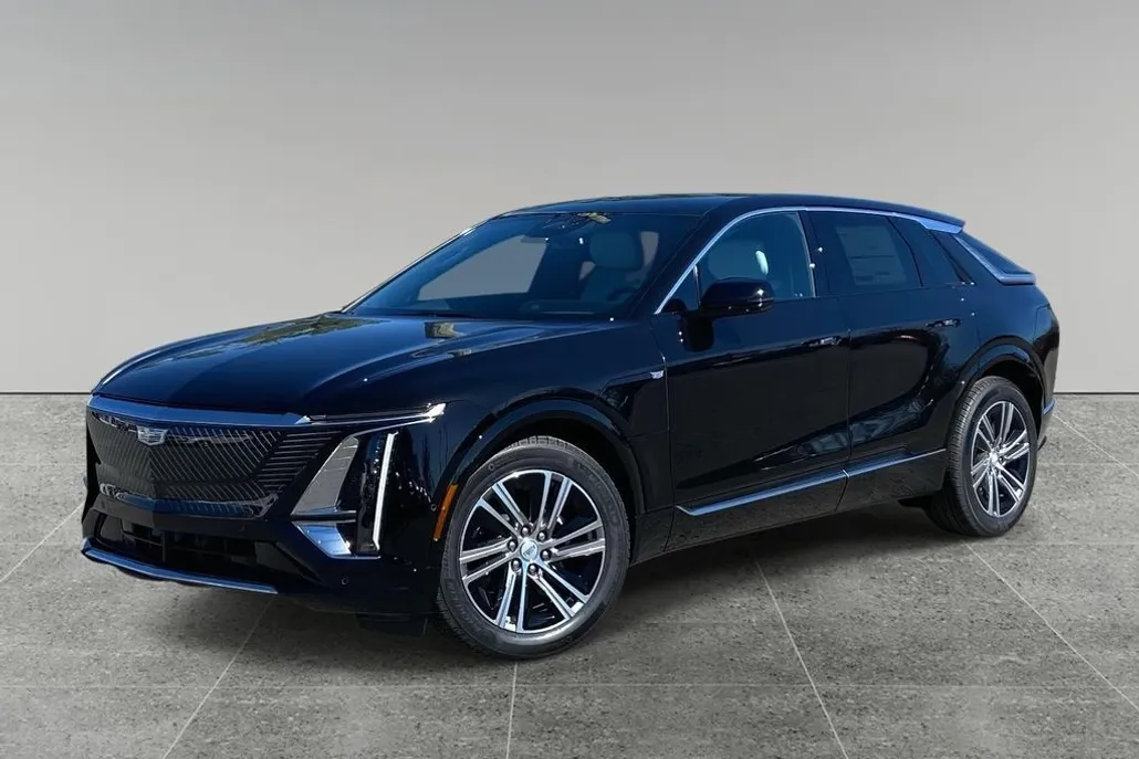 2025 Cadillac Lyriq Luxury photo 1