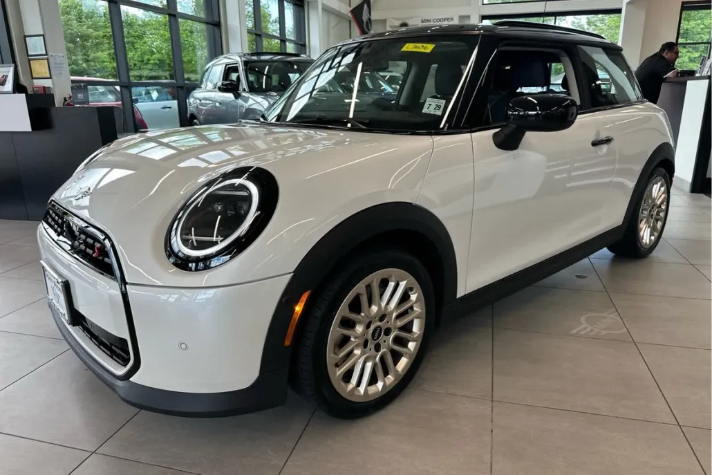 2025 Mini Cooper 2 Door Hardtop S photo 1