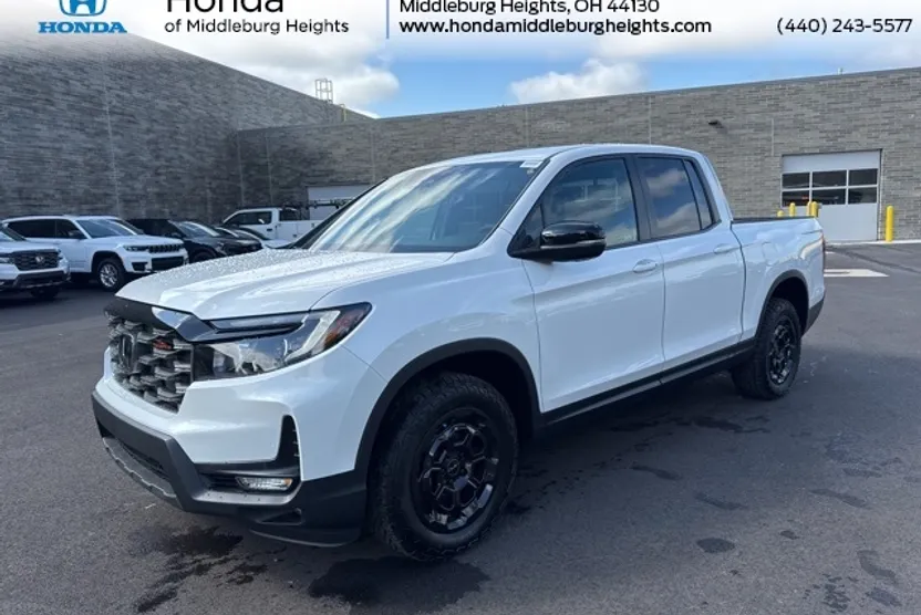 2025 Honda Ridgeline TrailSport photo 1