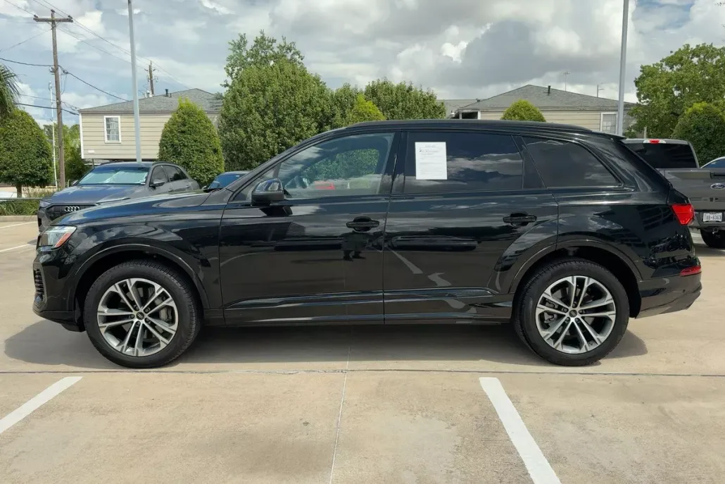 2025 Audi Q7 Premium Plus photo 1