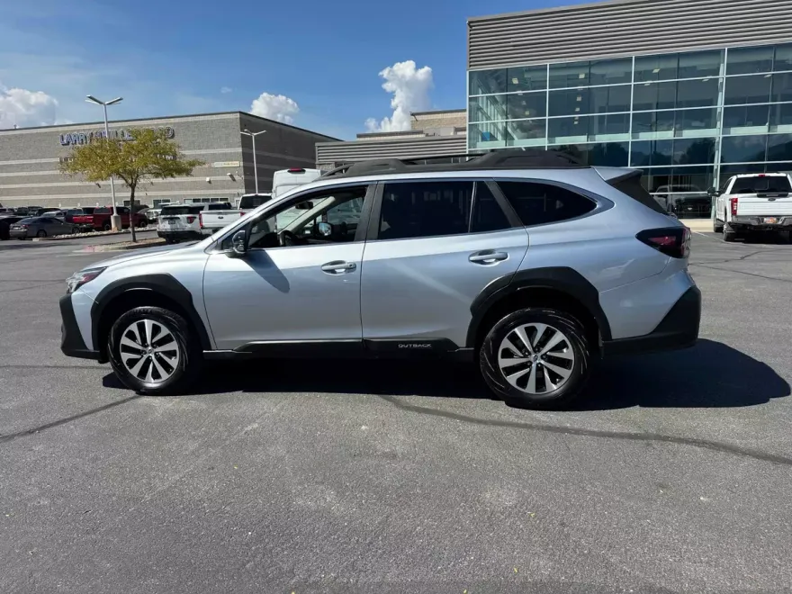 2024 Subaru Outback Premium photo 1