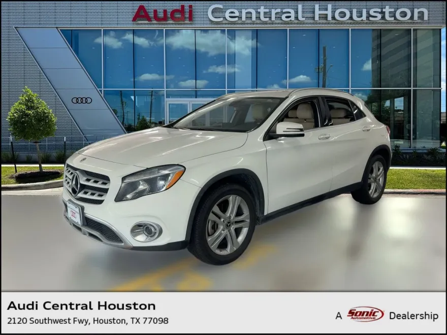2018 Mercedes Benz GLA 250 photo 1