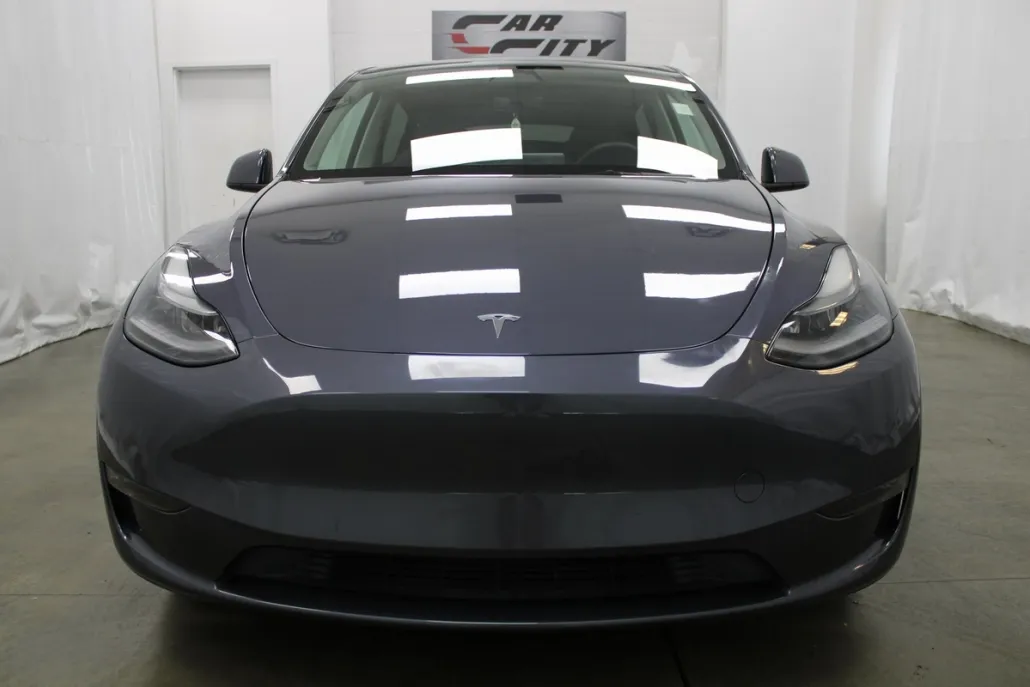 2023 Tesla Model Y Long Range photo 1
