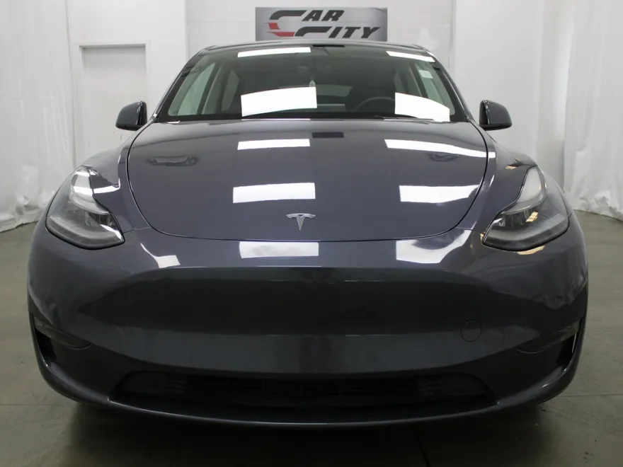 2023 Tesla Model Y Long Range photo 1