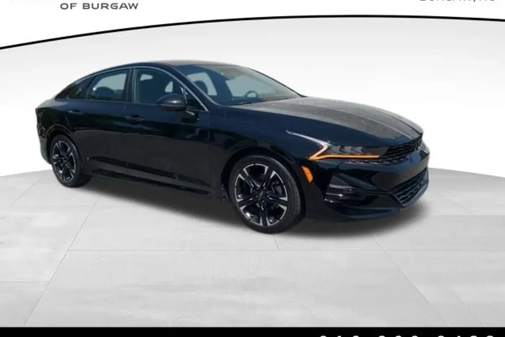 2023 Kia K5 GT-Line photo 1