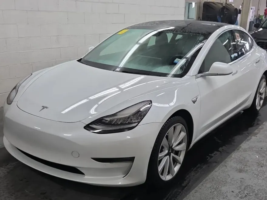 2019 Tesla Model 3 Performance photo 1