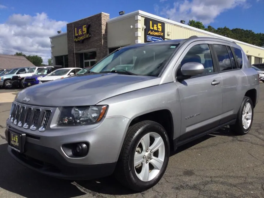 2016 Jeep Compass Latitude photo 1