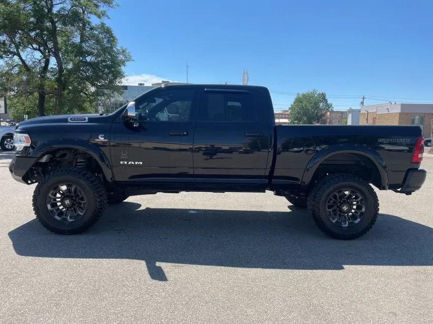 2022 Ram 2500 Laramie photo 1