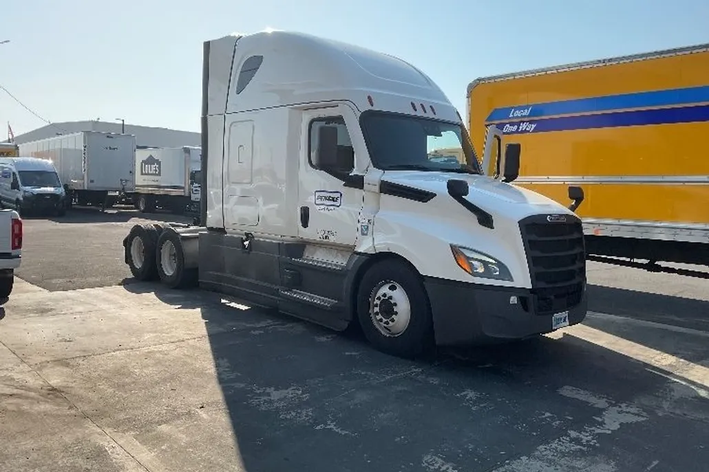2022 Freightliner Cascadia 126" Sleeper Cab photo 1
