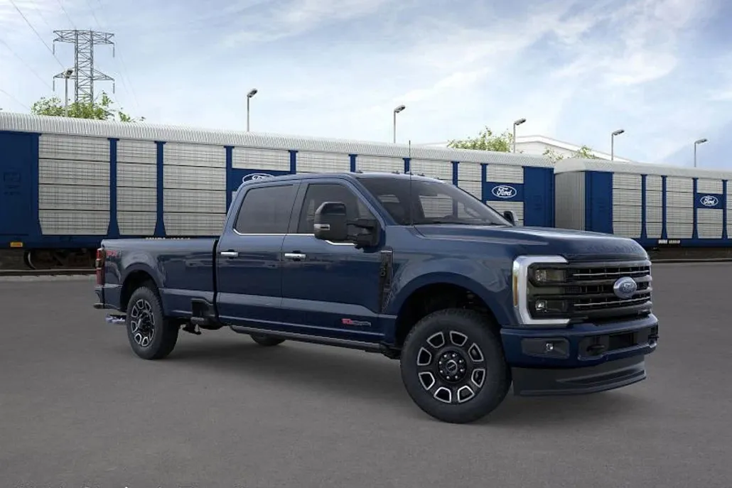 2025 Ford F-350 Platinum photo 1