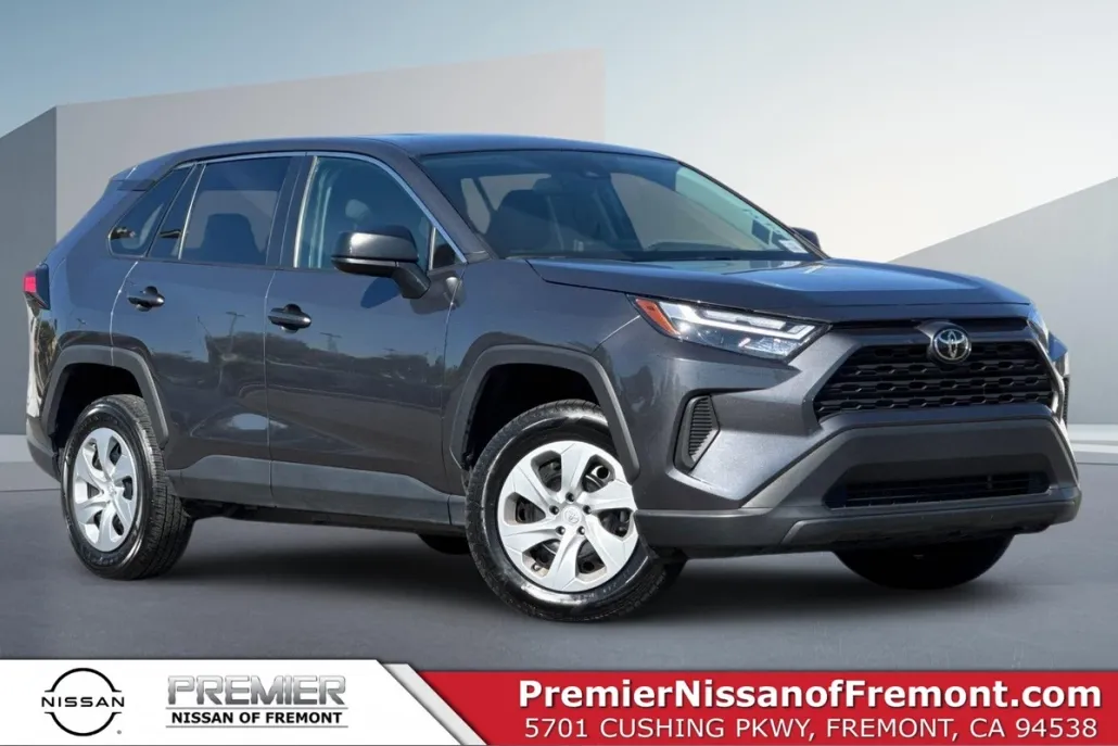 2024 Toyota RAV4 LE photo 1