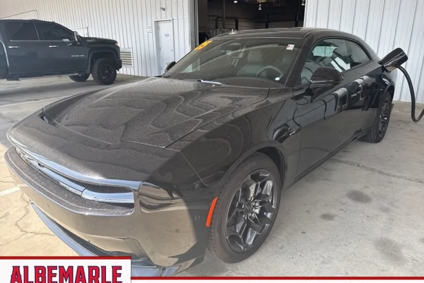2025 Dodge Charger Daytona R/T AWD photo 1