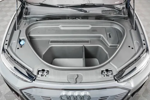 2025 Audi SQ6 photo 3
