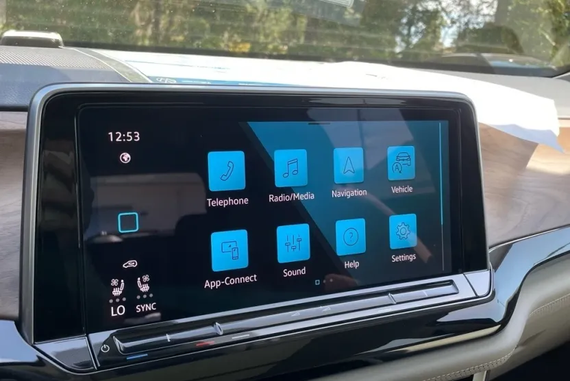 2026 Volkswagen Atlas SE photo 1