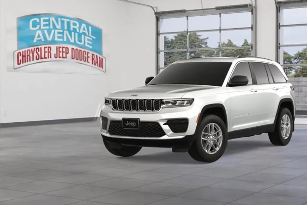 2025 Jeep Grand Cherokee Laredo X photo 1