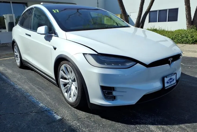 2017 Tesla Model X 75D photo 1