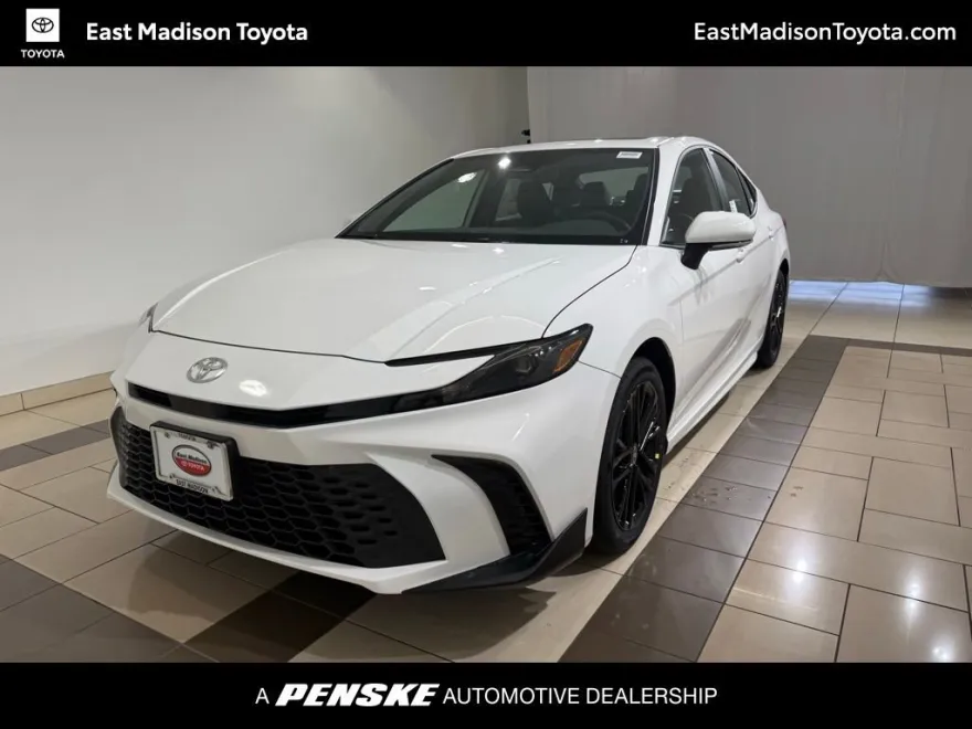 2026 Toyota Camry SE photo 1