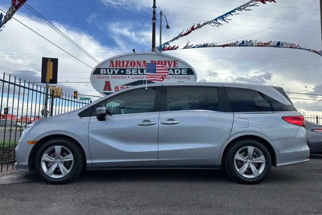 2018 Honda Odyssey EX photo 1