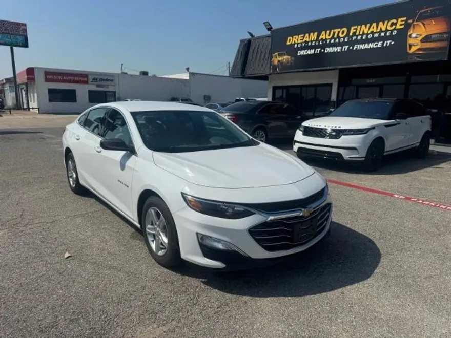 2024 Chevrolet Malibu 1LT photo 1