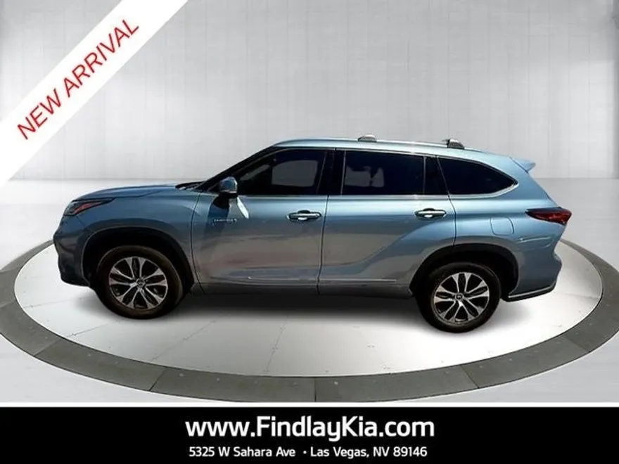 2021 Toyota Highlander Hybrid XLE photo 1