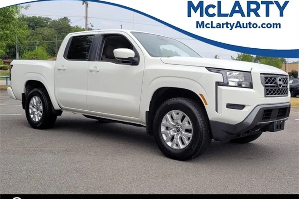 2023 Nissan Frontier SV photo 1
