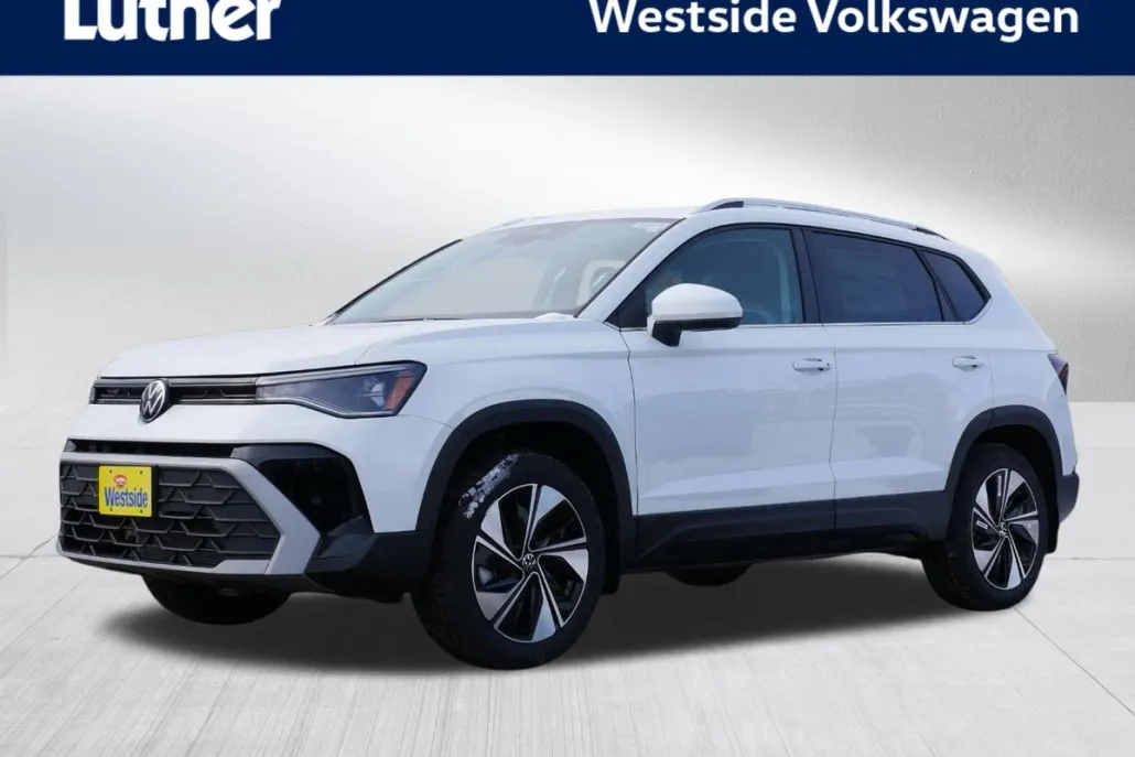 2025 Volkswagen Taos SE photo 1