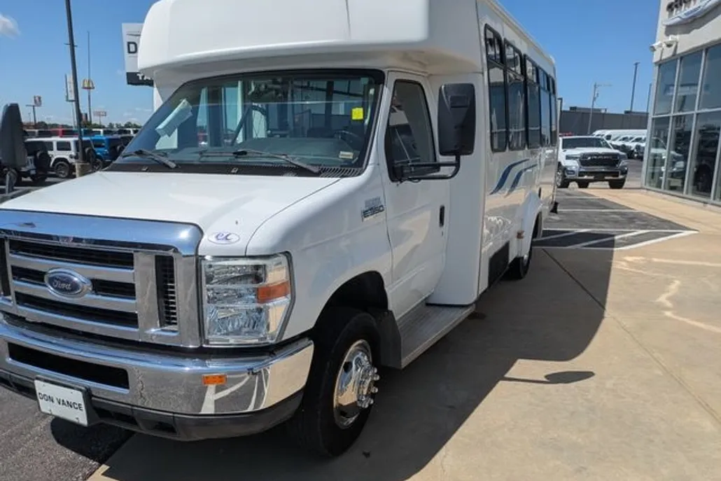 2012 Ford E-350 photo 1