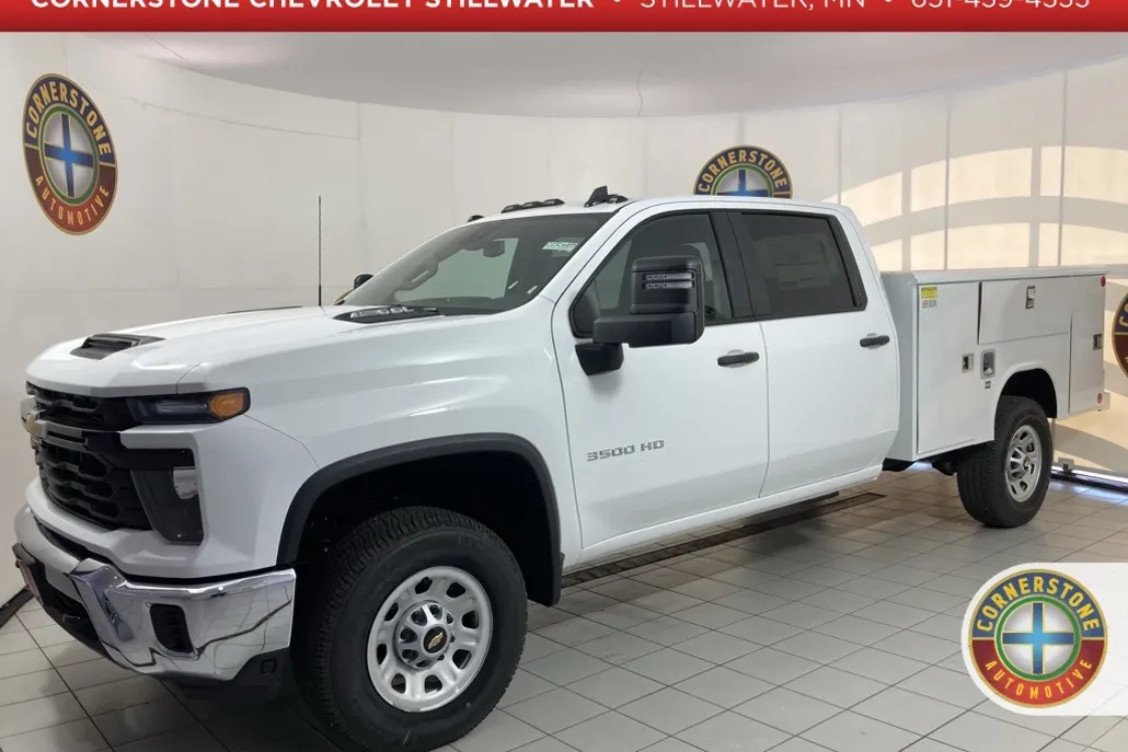 2025 Chevrolet Silverado 3500HD photo 1