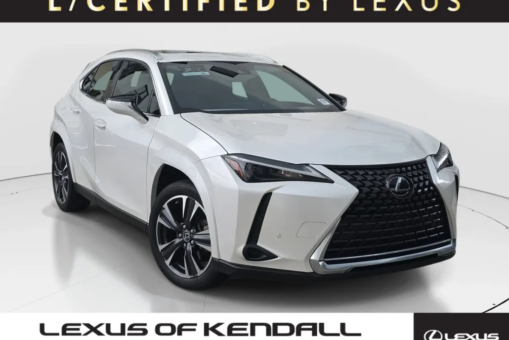 2023 Lexus UX 250h Premium photo 1