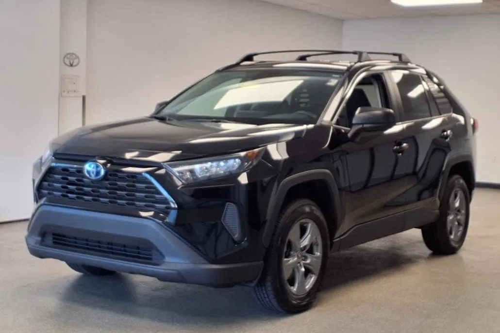 2022 Toyota RAV4 Hybrid LE photo 1
