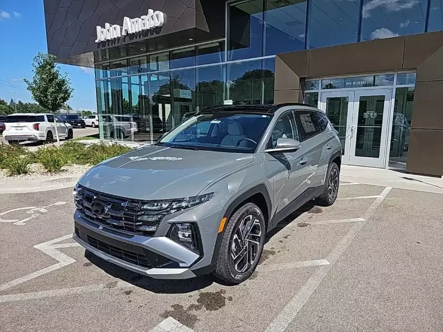 2025 Hyundai Tucson Limited photo 1