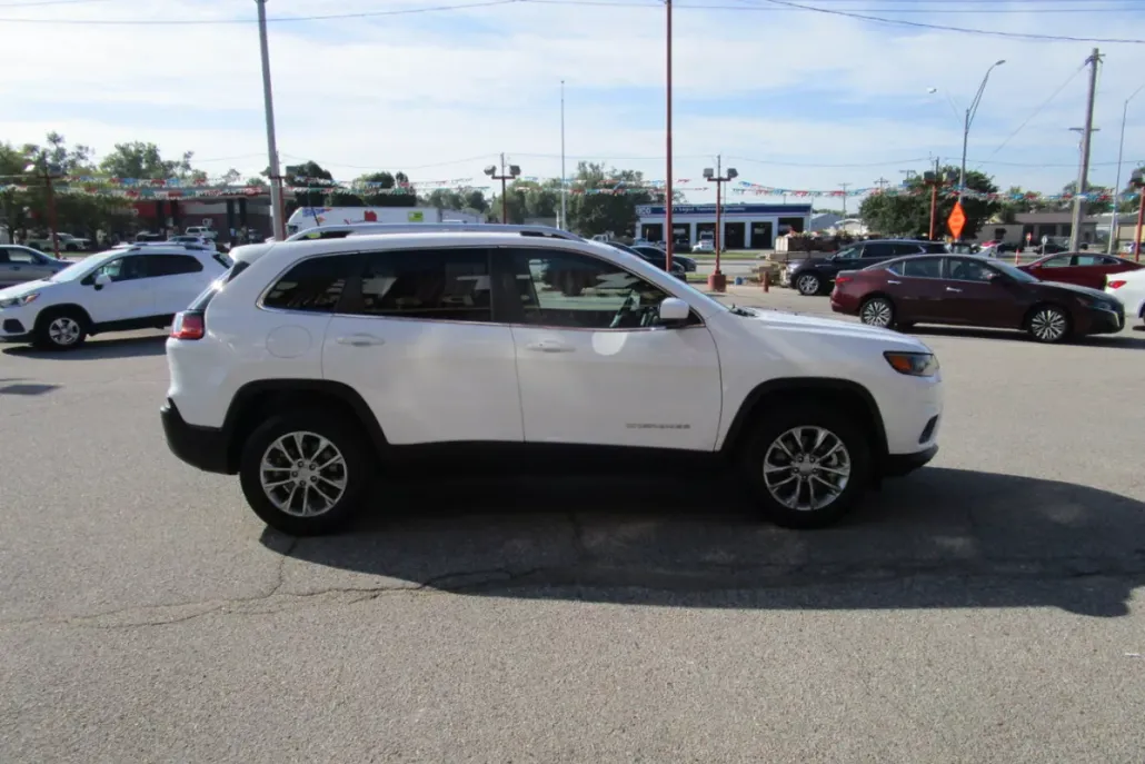 2021 Jeep Cherokee Latitude photo 1