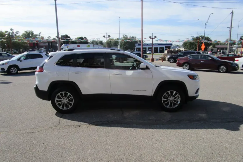 2021 Jeep Cherokee Latitude photo 1