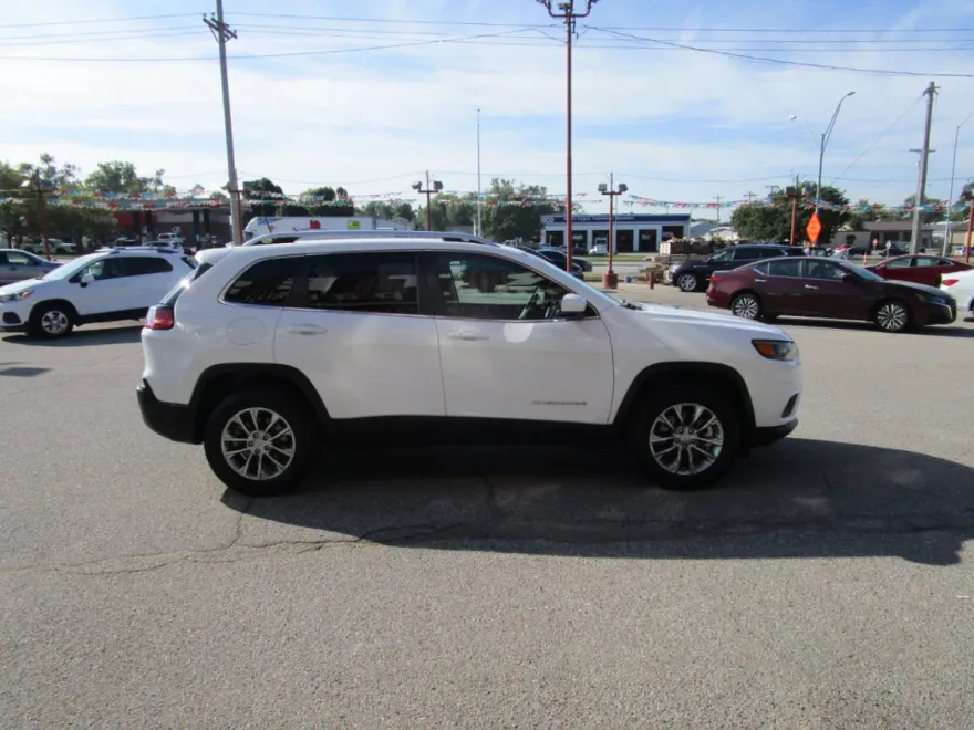 2021 Jeep Cherokee Latitude photo 1