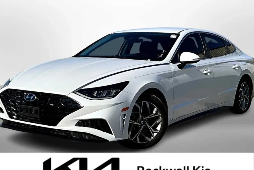 2022 Hyundai Sonata SEL photo 1