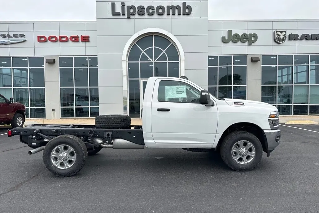 2025 Ram 3500 Tradesman photo 1