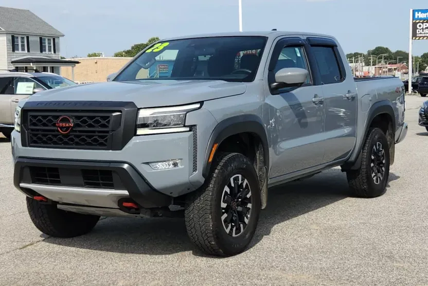 2023 Nissan Frontier PRO-4X Crew Cab photo 1