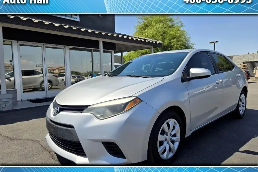 2014 Toyota Corolla LE photo 1