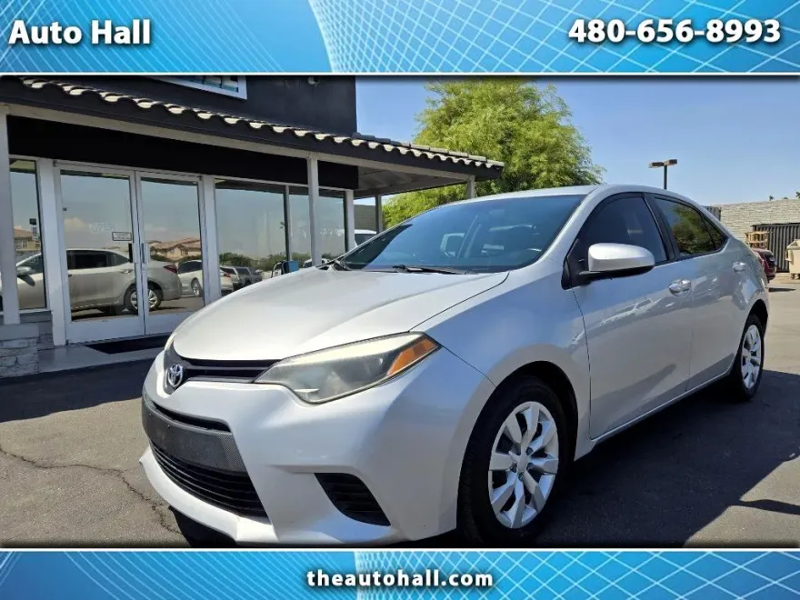 2014 Toyota Corolla LE photo 1