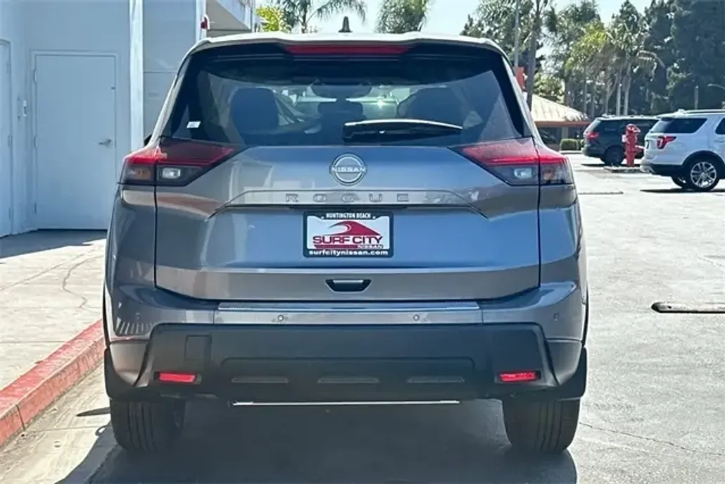 2025 Nissan Rogue SV photo 1
