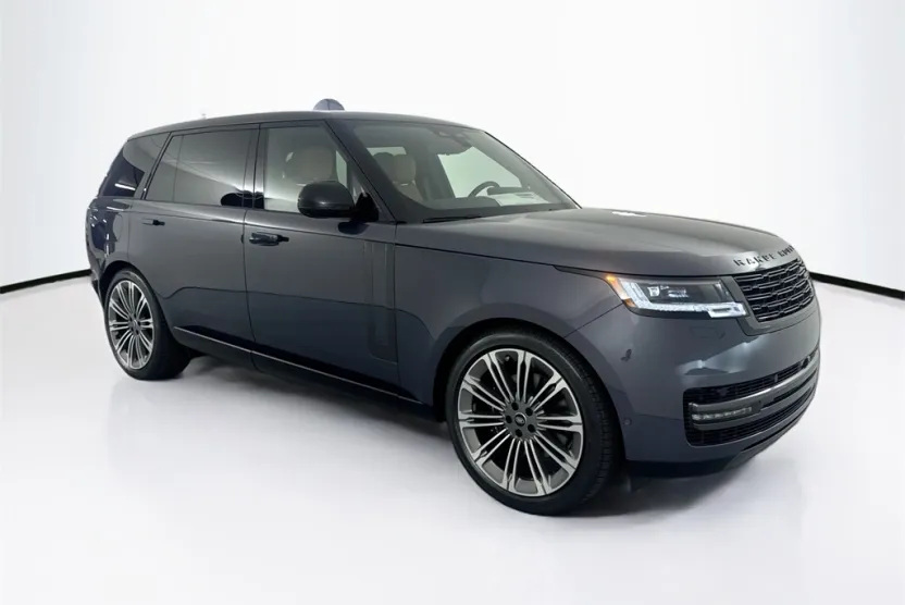 2025 Land Rover Range Rover SE photo 1