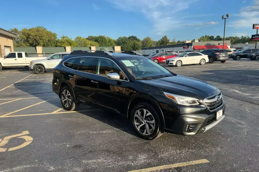 2021 Subaru Outback Touring photo 1