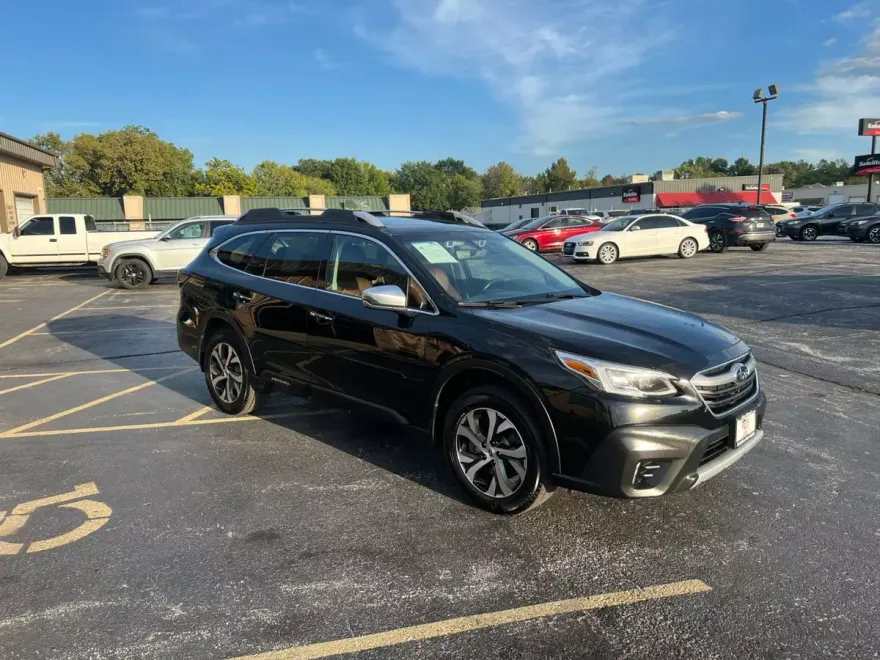 2021 Subaru Outback Touring photo 1