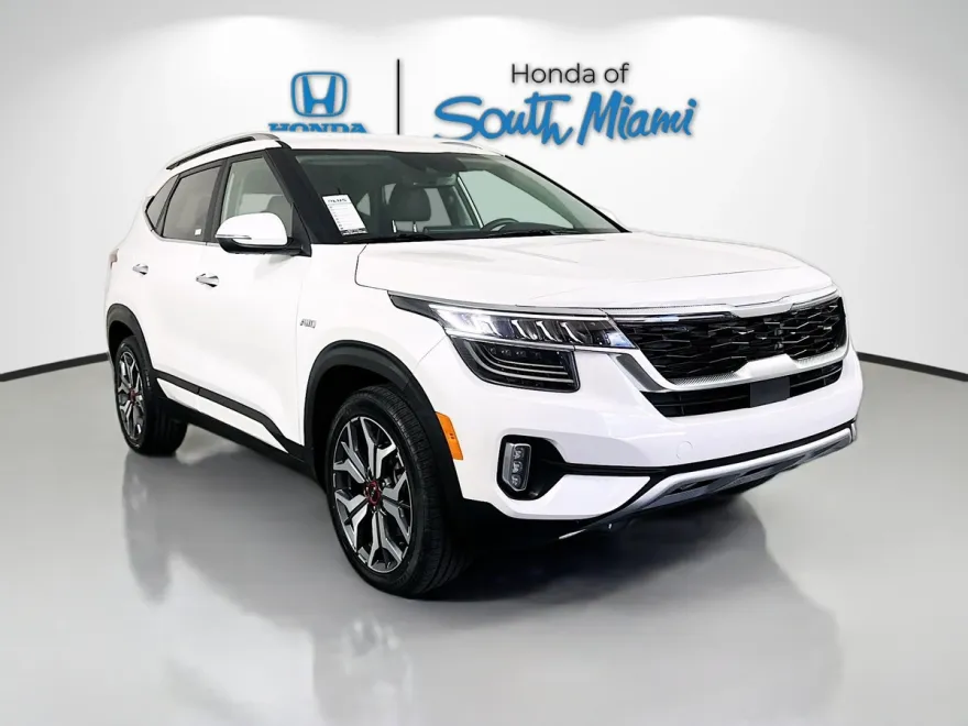 2023 Kia Seltos SX photo 1
