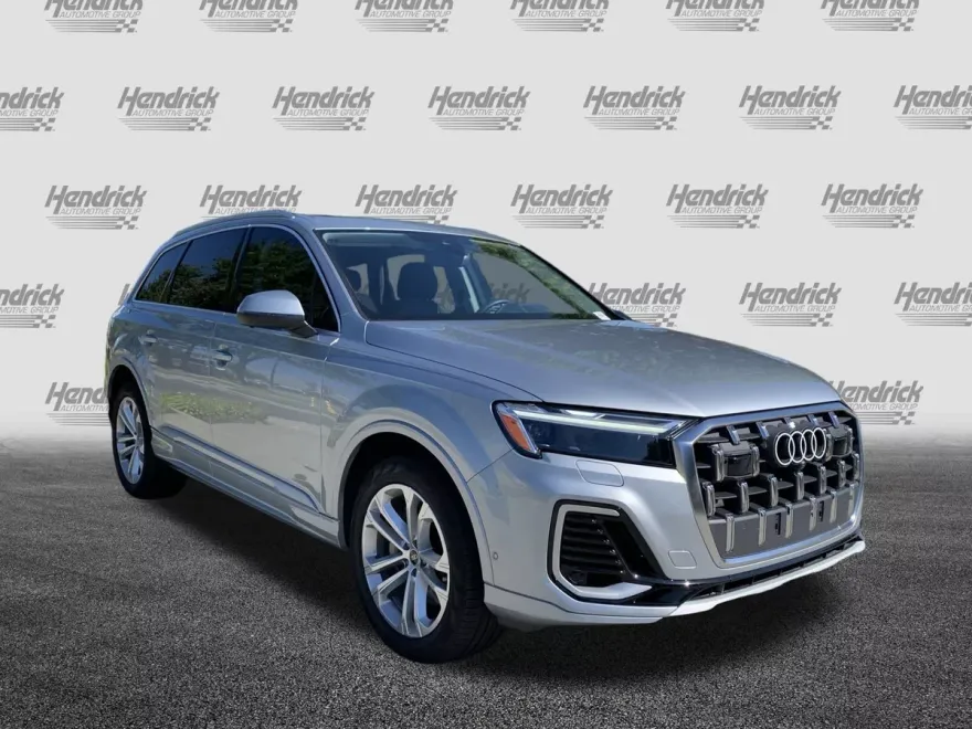 2025 Audi Q7 55 Premium Plus photo 1