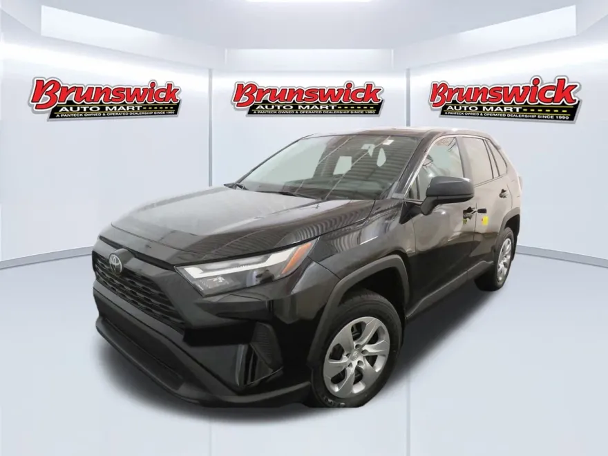 2023 Toyota RAV4 LE photo 1