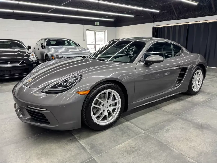 2022 Porsche Cayman Base photo 1