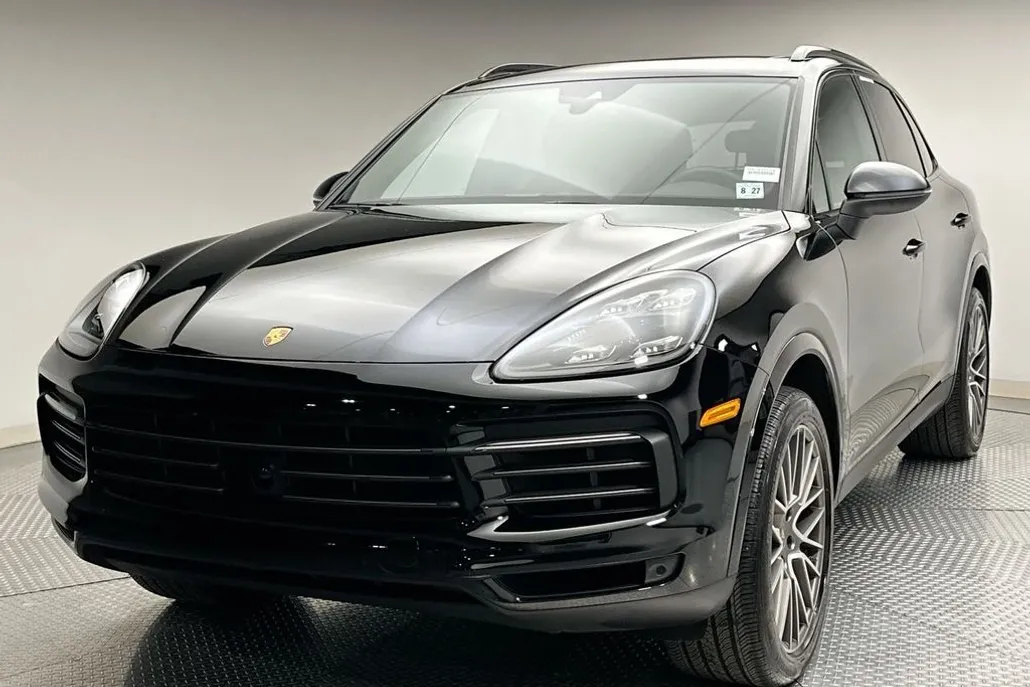 2022 Porsche Cayenne Base photo 1